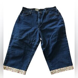 Women's Wrangler Capri with Floral Trim